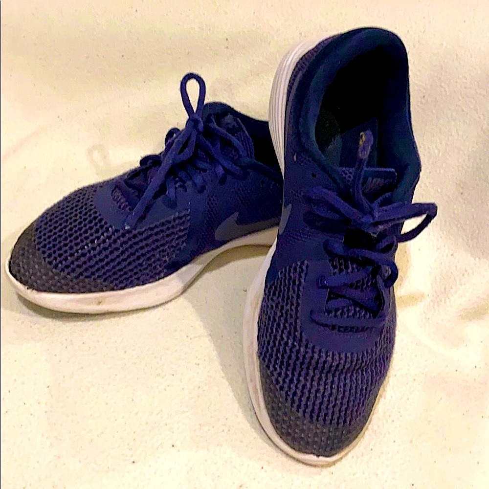 Nike Shoes 7Y. Make an Offer.